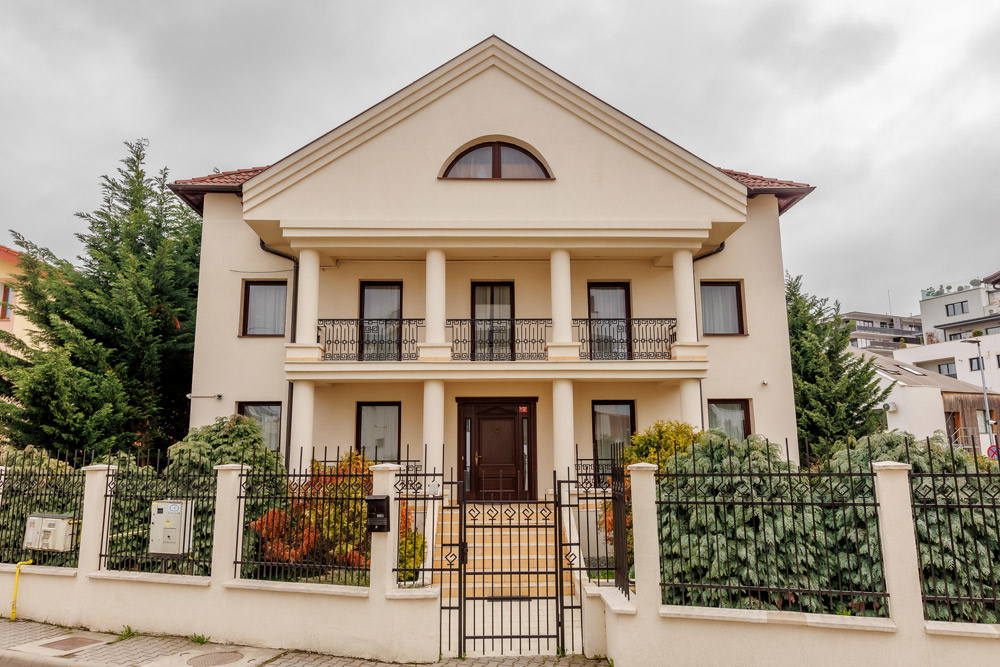 Zona Buna Ziua -Str. Mozart , Nr 17